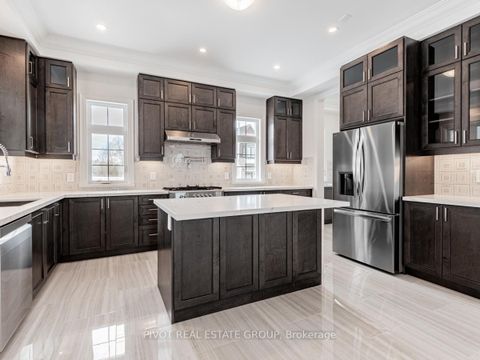 Photo 12 at 19 Montorio Drive, Rural Richmond Hill, Richmond Hill