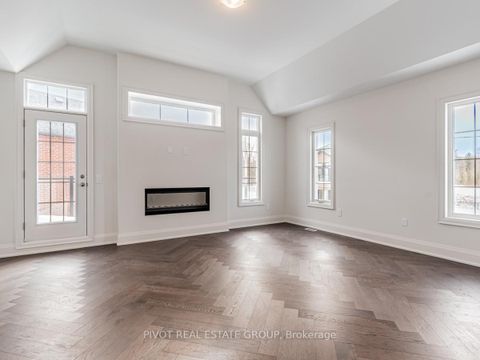 Photo 19 at 19 Montorio Drive, Rural Richmond Hill, Richmond Hill