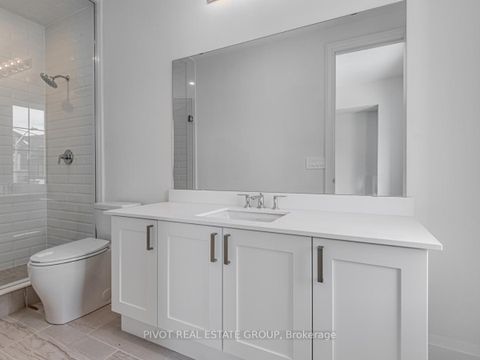 Photo 25 at 19 Montorio Drive, Rural Richmond Hill, Richmond Hill