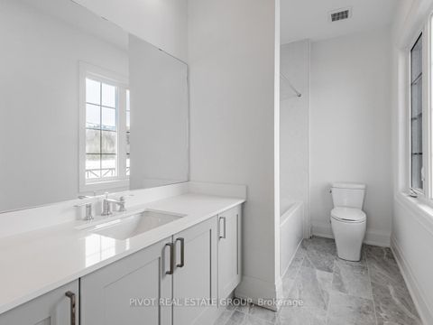 Photo 27 at 19 Montorio Drive, Rural Richmond Hill, Richmond Hill