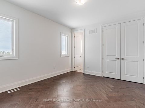 Photo 31 at 19 Montorio Drive, Rural Richmond Hill, Richmond Hill