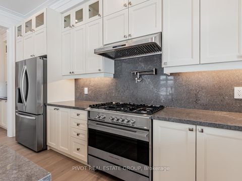 Photo 16 at 43 Montorio Drive, Rural Richmond Hill, Richmond Hill