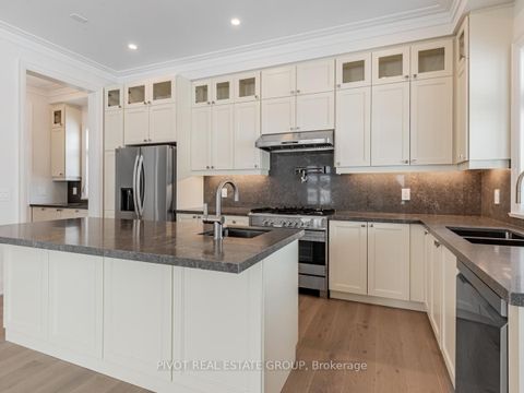 Photo 17 at 43 Montorio Drive, Rural Richmond Hill, Richmond Hill