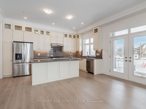 Photo 18 at 43 Montorio Drive, Rural Richmond Hill, Richmond Hill