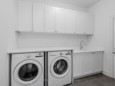 Photo 24 at 43 Montorio Drive, Rural Richmond Hill, Richmond Hill