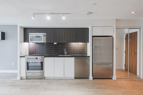 Photo 7 at 616 - 75 Queens Wharf Road, Waterfront Communities C1, Toronto