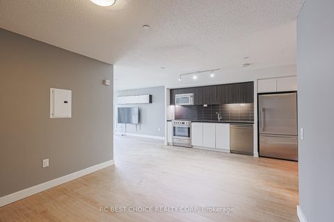 Photo 12 at 616 - 75 Queens Wharf Road, Waterfront Communities C1, Toronto