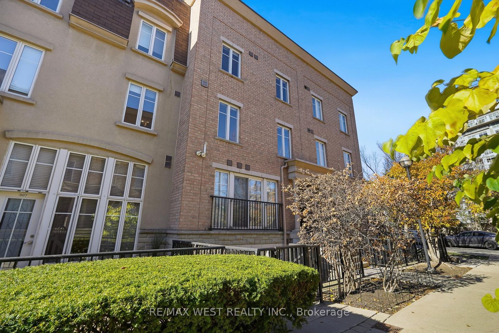 904 - 50 Western Battery Road, Niagara, Toronto 