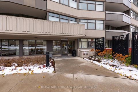Photo 2 at 901 - 3131 Bridletowne Circle, L'Amoreaux, Toronto
