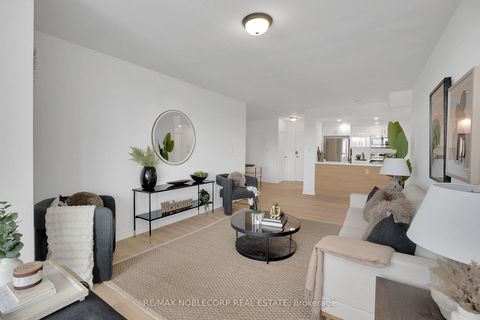 Photo 10 at 901 - 3131 Bridletowne Circle, L'Amoreaux, Toronto