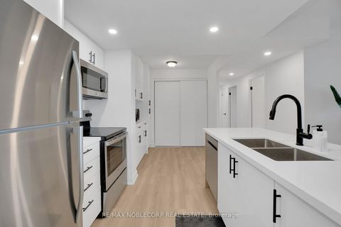 Photo 13 at 901 - 3131 Bridletowne Circle, L'Amoreaux, Toronto