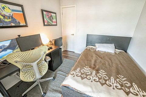 Photo 16 at 617 - 38 Joe Shuster Way, South Parkdale, Toronto