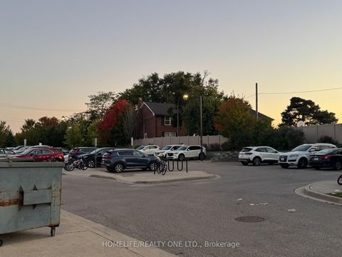 Photo 20 at 15 - 29 Island Road, West Hill, Toronto