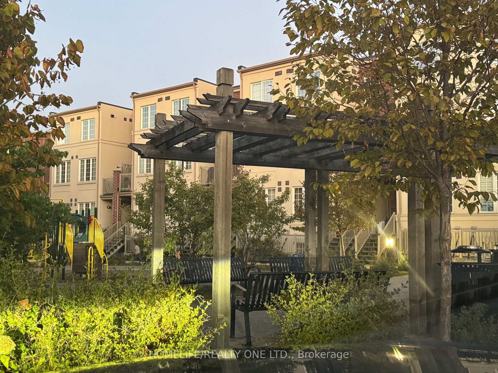 15 - 29 Island Road, West Hill, Toronto 