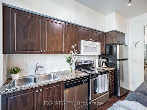 Photo 11 at 167 - 209 Fort York Boulevard, Niagara, Toronto