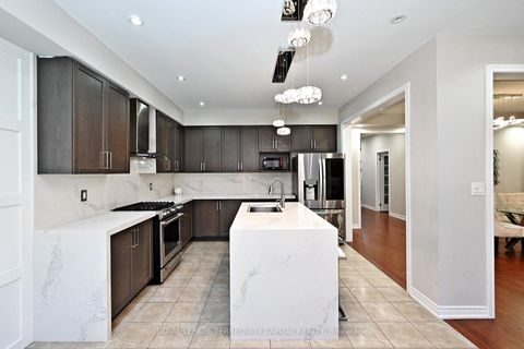 Photo 13 at 14 Beaconsfield Drive, Kleinburg, Vaughan