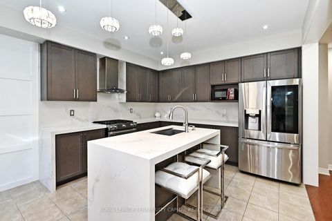 Photo 14 at 14 Beaconsfield Drive, Kleinburg, Vaughan