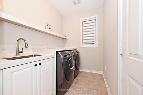 Photo 21 at 14 Beaconsfield Drive, Kleinburg, Vaughan