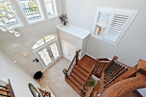 Photo 22 at 14 Beaconsfield Drive, Kleinburg, Vaughan