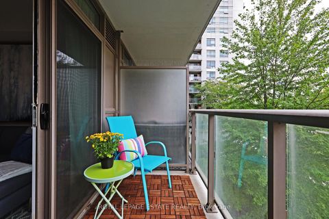 Photo 18 at 206 - 816 Lansdowne Avenue, Junction, Toronto