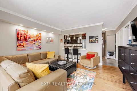 Photo 3 at 2017 - 33 Harbour Square, Waterfront Communities C1, Toronto