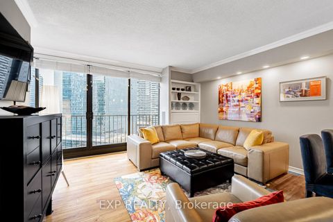 Photo 4 at 2017 - 33 Harbour Square, Waterfront Communities C1, Toronto