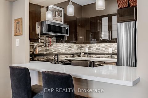 Photo 5 at 2017 - 33 Harbour Square, Waterfront Communities C1, Toronto