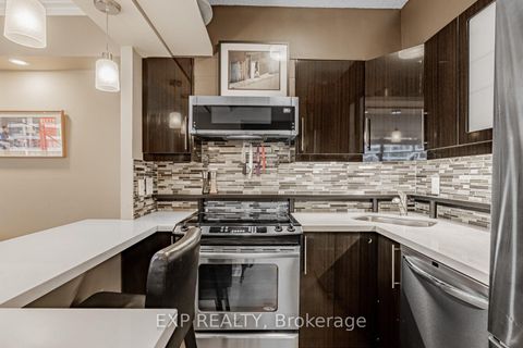 Photo 6 at 2017 - 33 Harbour Square, Waterfront Communities C1, Toronto