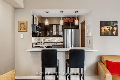 Photo 8 at 2017 - 33 Harbour Square, Waterfront Communities C1, Toronto