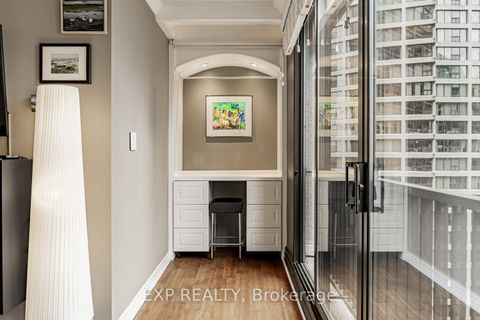 Photo 12 at 2017 - 33 Harbour Square, Waterfront Communities C1, Toronto