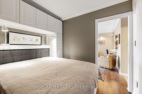 Photo 15 at 2017 - 33 Harbour Square, Waterfront Communities C1, Toronto