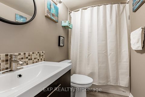 Photo 17 at 2017 - 33 Harbour Square, Waterfront Communities C1, Toronto