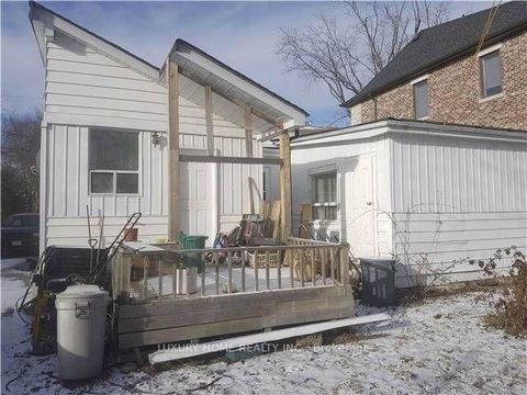 Photo 2 at 229 Lawrence Avenue, Harding, Richmond Hill