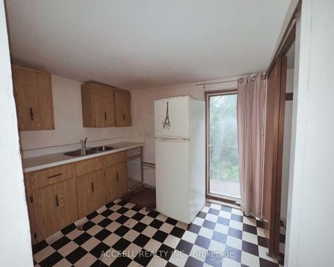 Photo 5 at 683 Broadview Avenue, North Riverdale, Toronto