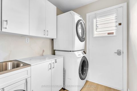 Photo 11 at 22 Larratt Lane, Westbrook, Richmond Hill