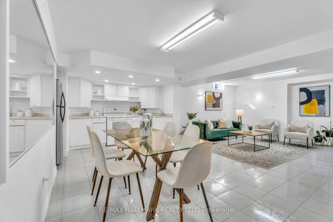 Photo 33 at 22 Larratt Lane, Westbrook, Richmond Hill