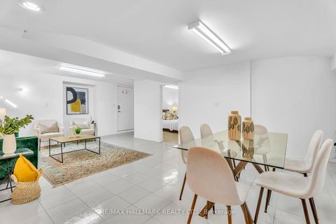 Photo 35 at 22 Larratt Lane, Westbrook, Richmond Hill