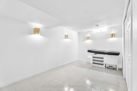 Photo 37 at 22 Larratt Lane, Westbrook, Richmond Hill