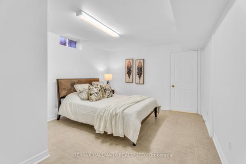 Photo 38 at 22 Larratt Lane, Westbrook, Richmond Hill