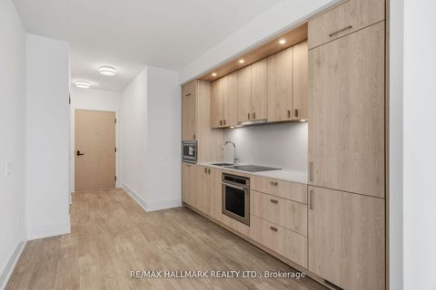 Photo 3 at 1906 - 10 Inn On The Park Drive, Don Mills, Toronto