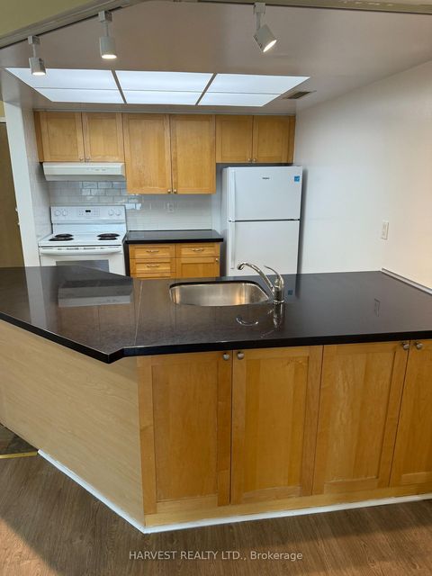 Photo 4 at 1715 - 1001 Bay Street, Bay Street Corridor, Toronto