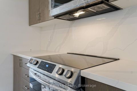 Photo 10 at 49 Burnhamthorpe Road E, GO Glenorchy, Oakville