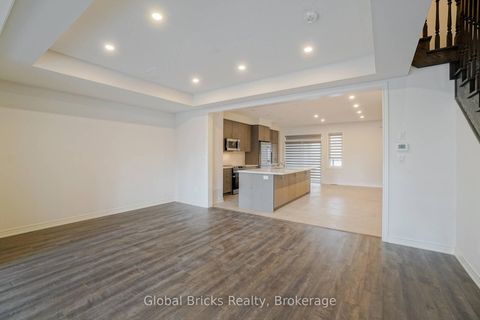 Photo 12 at 49 Burnhamthorpe Road E, GO Glenorchy, Oakville