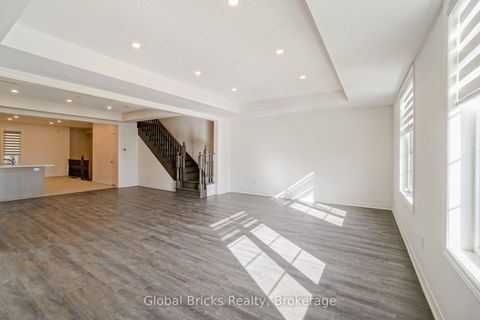 Photo 17 at 49 Burnhamthorpe Road E, GO Glenorchy, Oakville