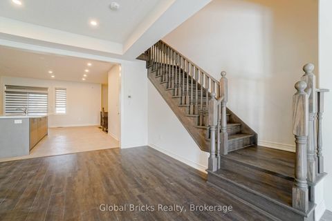 Photo 20 at 49 Burnhamthorpe Road E, GO Glenorchy, Oakville