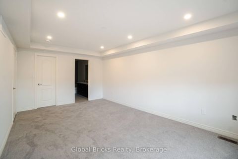 Photo 23 at 49 Burnhamthorpe Road E, GO Glenorchy, Oakville