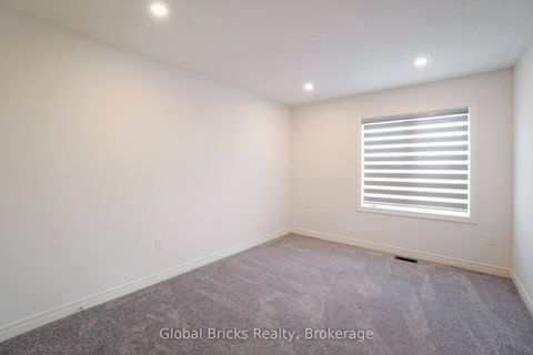 Photo 27 at 49 Burnhamthorpe Road E, GO Glenorchy, Oakville