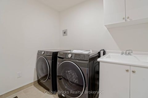 Photo 31 at 49 Burnhamthorpe Road E, GO Glenorchy, Oakville