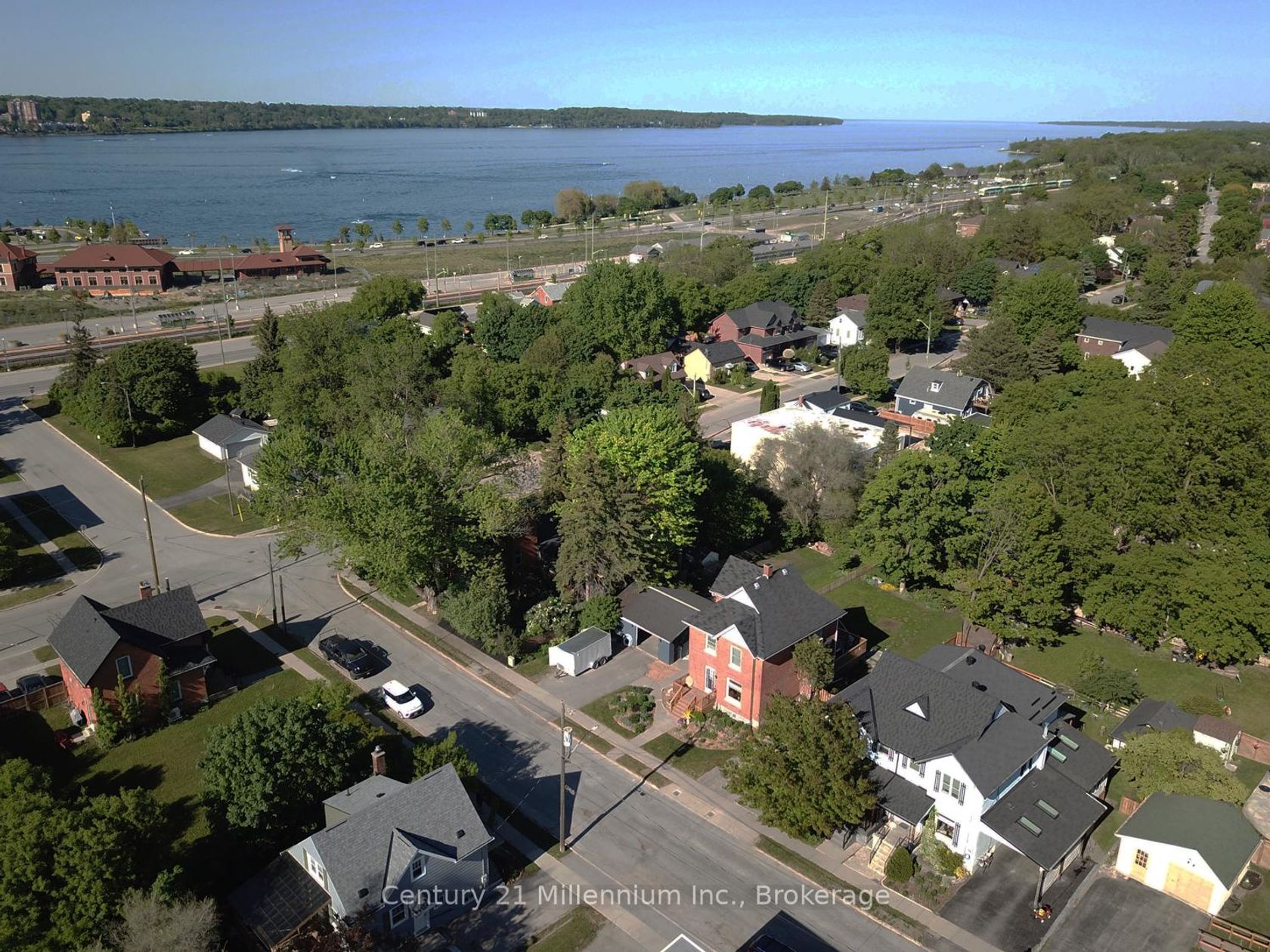 23 William Street, Allandale, Barrie photo number 2