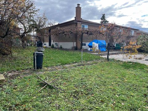 Photo 6 at 35 Cobb Avenue, Jane Heights, Toronto